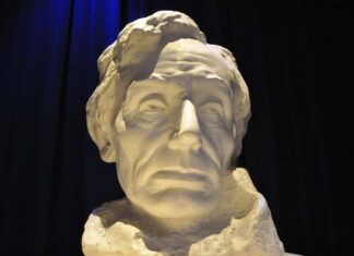 Jan. 1, 1863 – Lincoln Issues Emancipation Proclamation