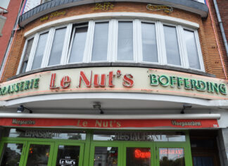 General Famous for His One Word Reply – Nuts!